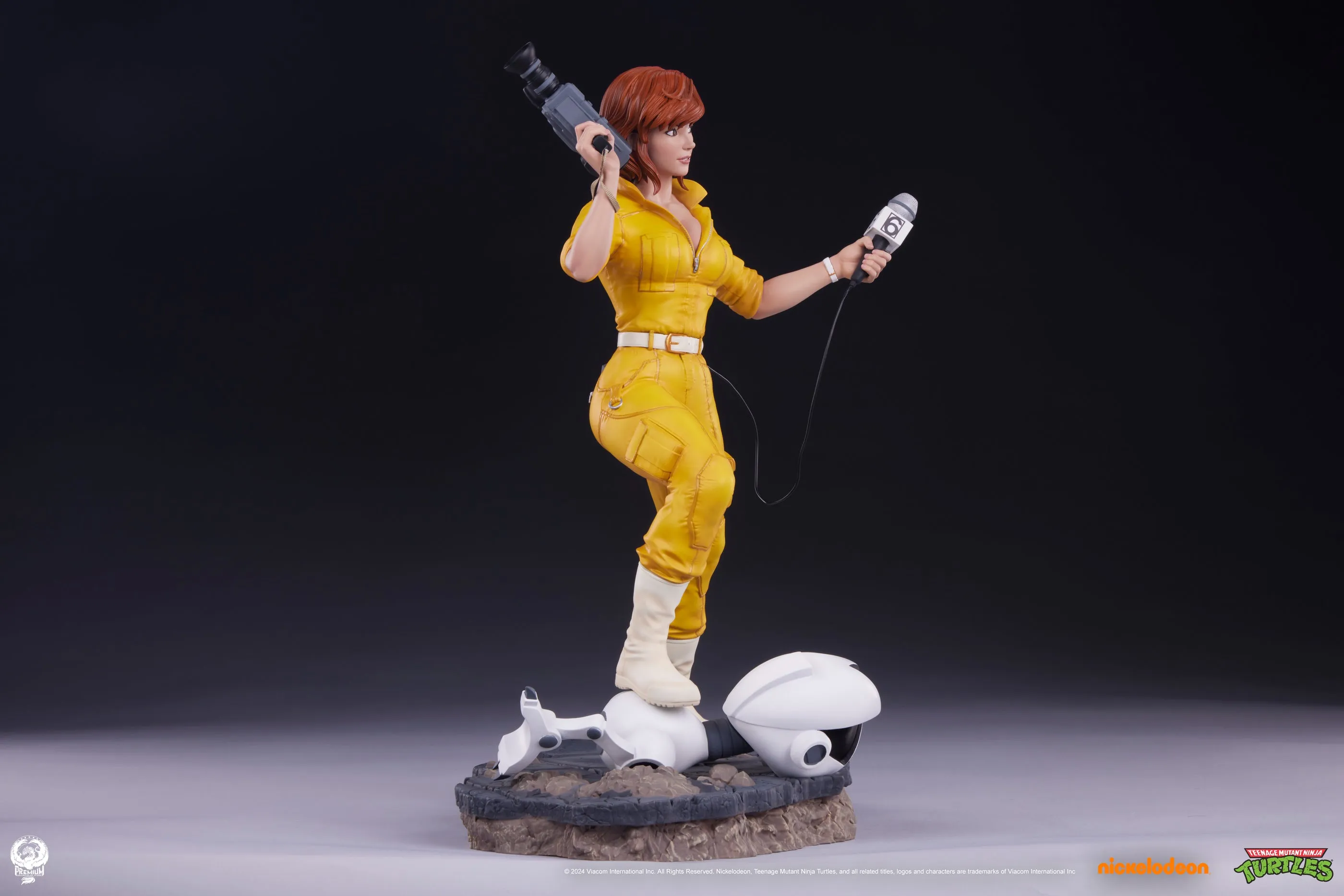 April O'Neil Teenage Mutant Ninja Turtles 1/4 Scale Statue Pre-order