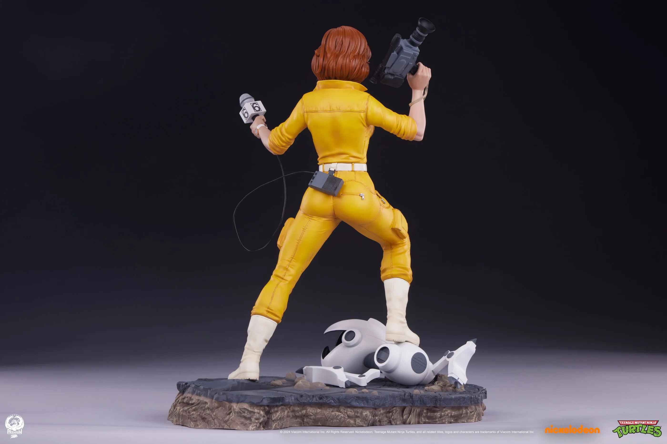 April O'Neil Teenage Mutant Ninja Turtles 1/4 Scale Statue Pre-order