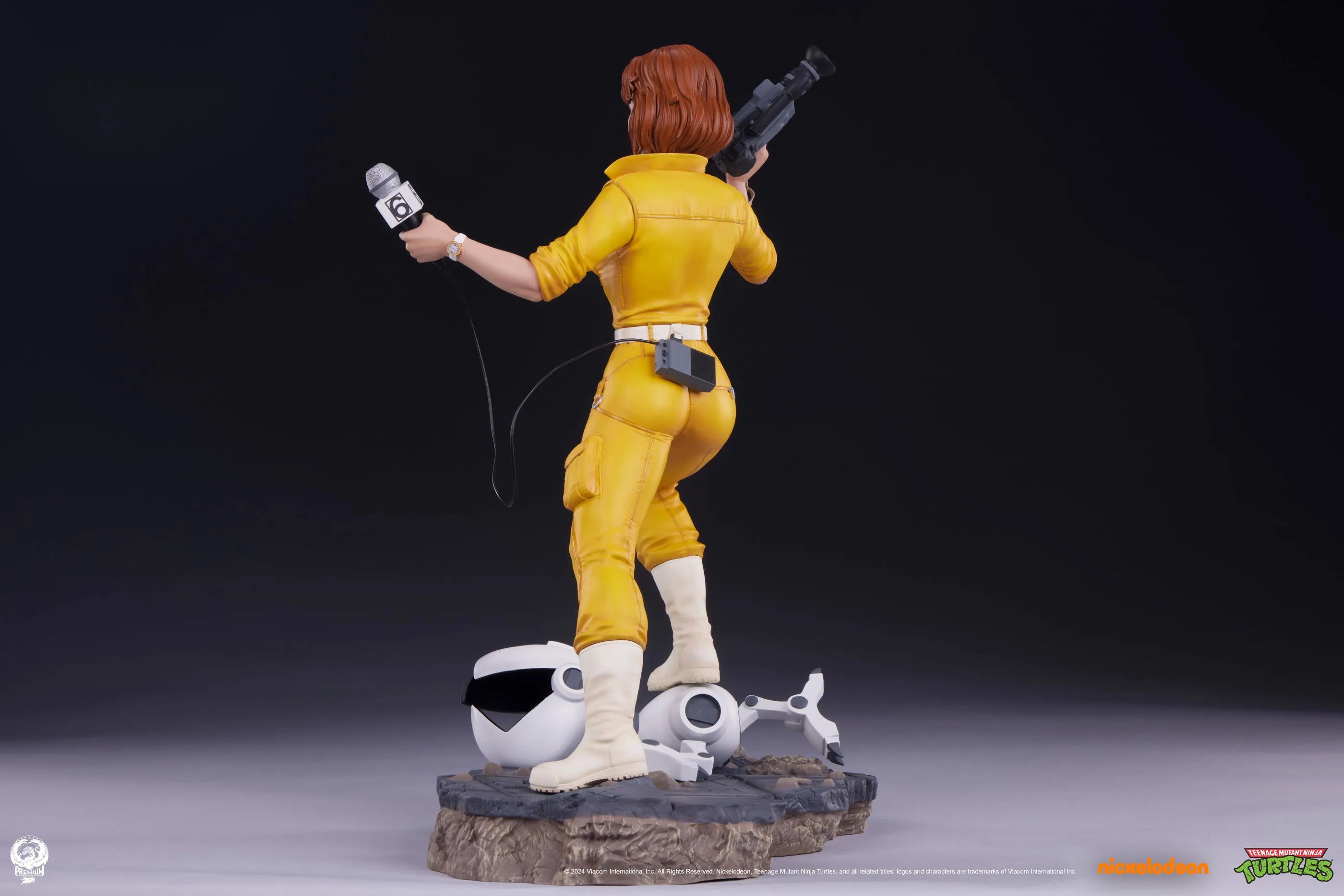 April O'Neil Teenage Mutant Ninja Turtles 1/4 Scale Statue Pre-order