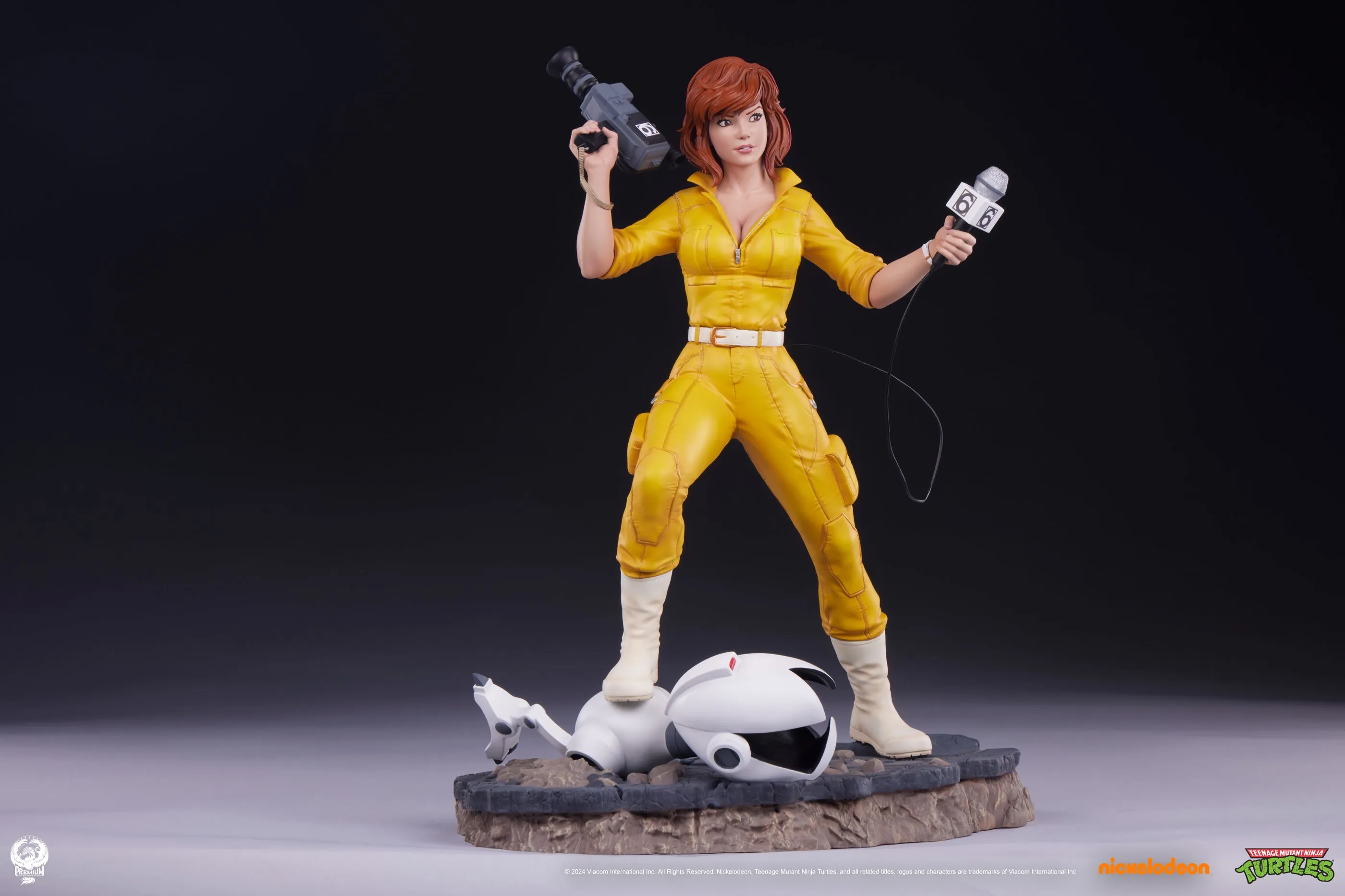 April O'Neil Teenage Mutant Ninja Turtles 1/4 Scale Statue Pre-order