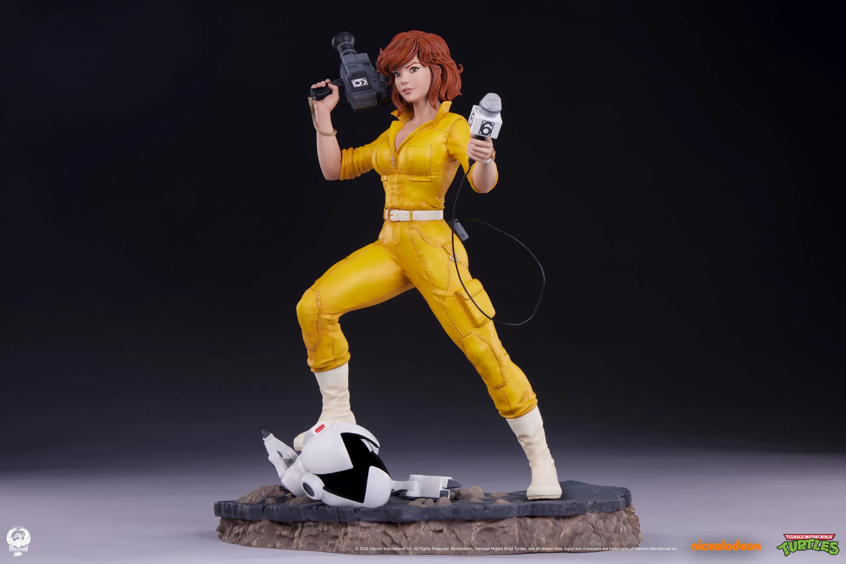 April O'Neil Teenage Mutant Ninja Turtles 1/4 Scale Statue Pre-order