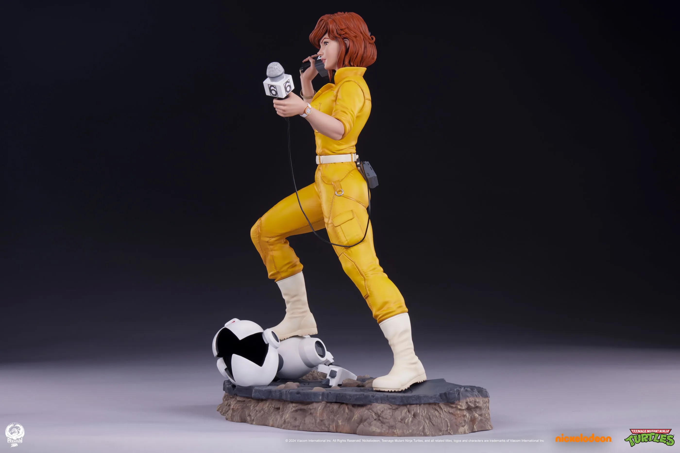 April O'Neil Teenage Mutant Ninja Turtles 1/4 Scale Statue Pre-order