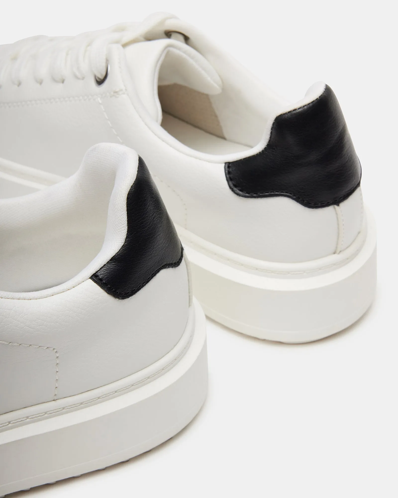 CATCHER WHITE BLACK - SM REBOOTED