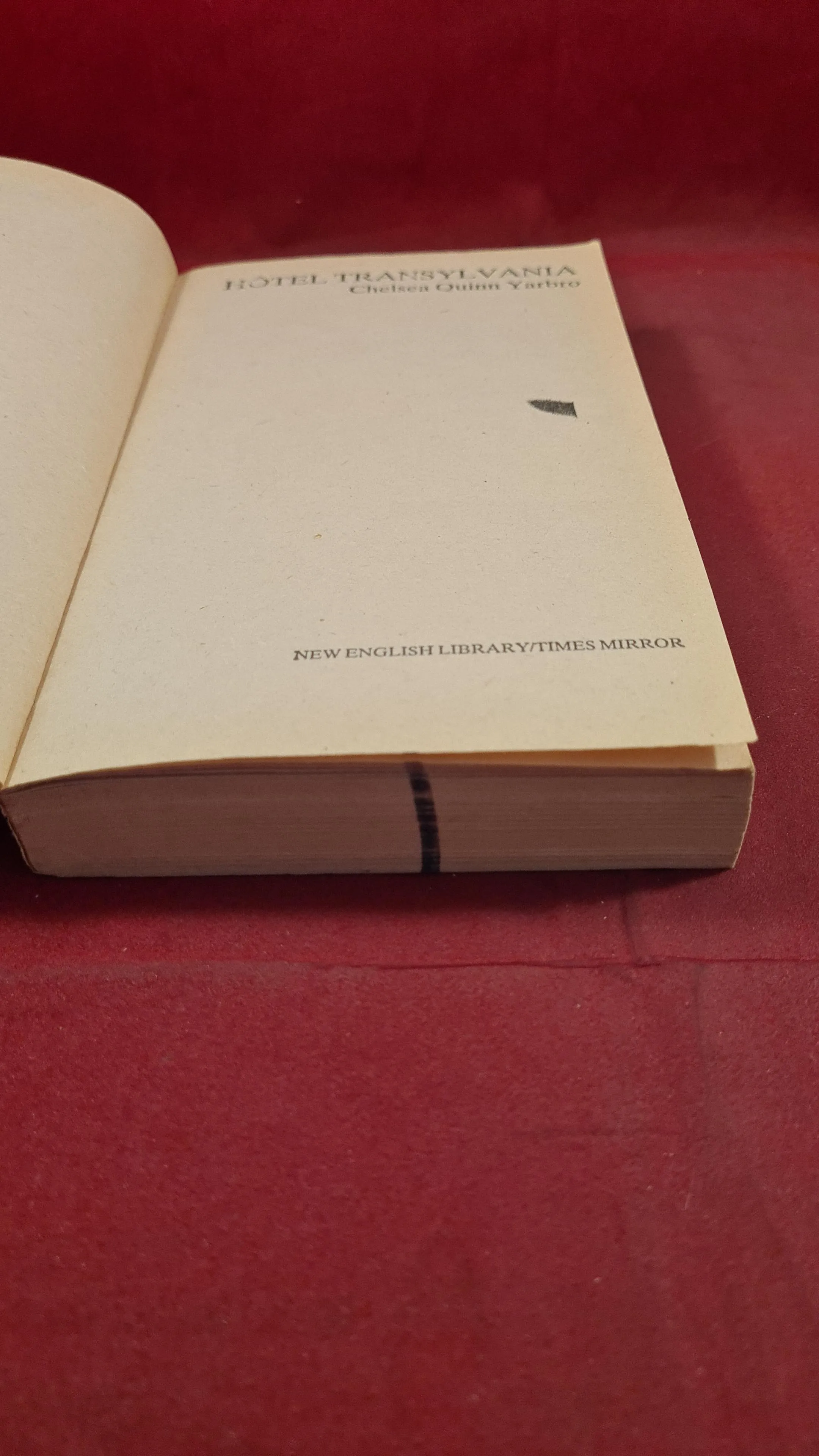 Chelsea Quinn Yarbro - Hotel Transylvania, First New English Library 1981, Paperbacks