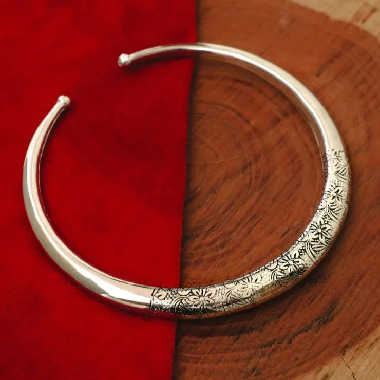Choker Necklace