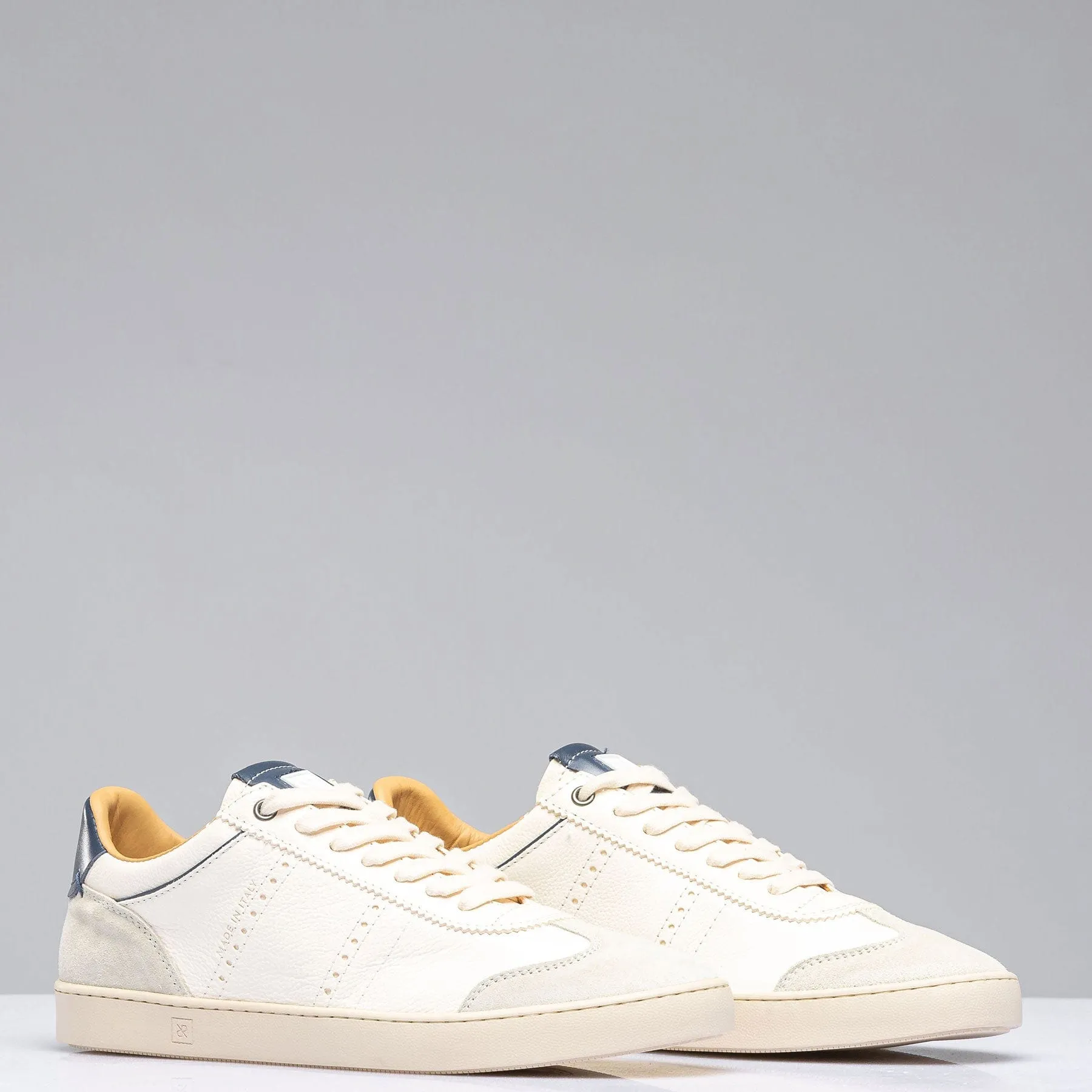 Dash Shoe In White/Blue