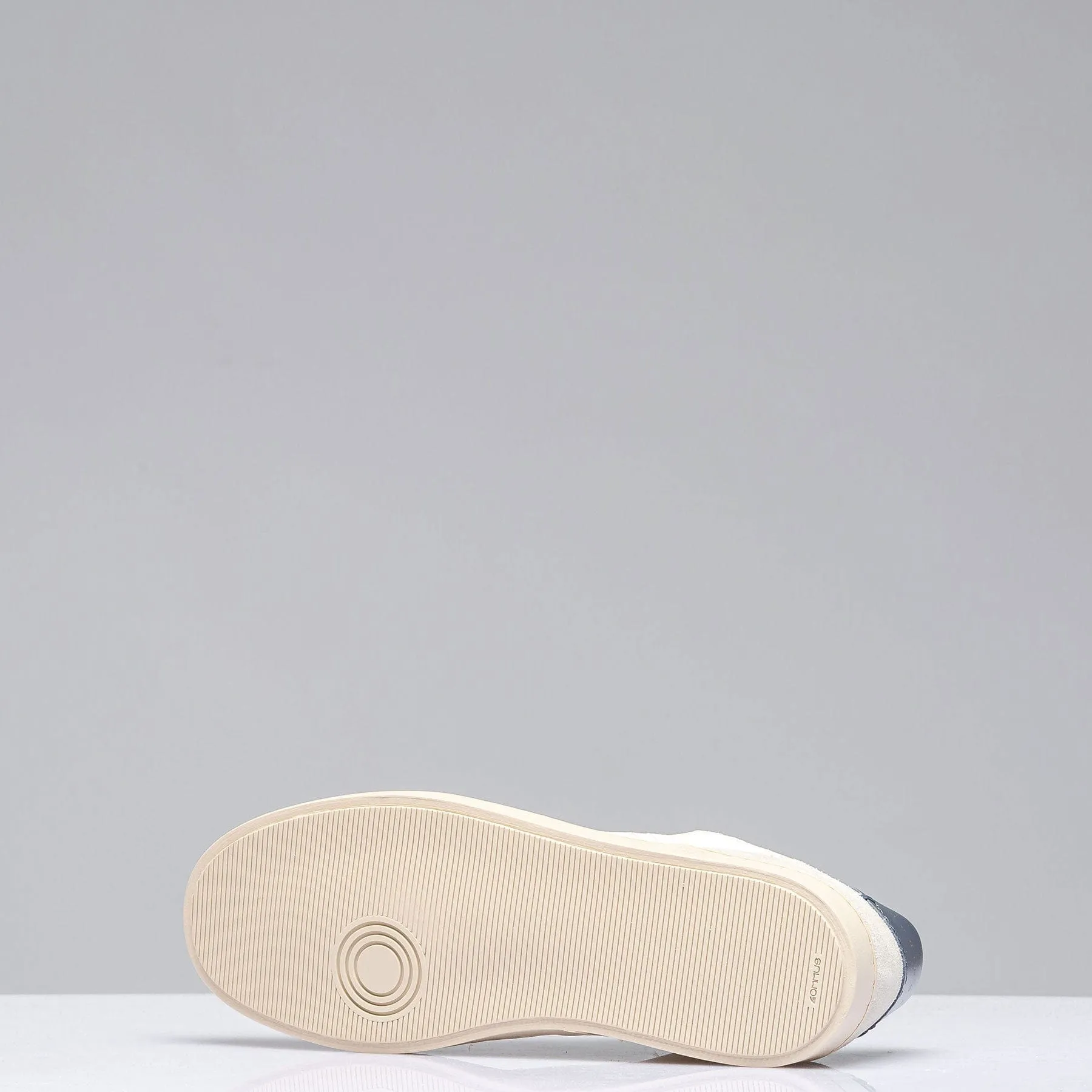 Dash Shoe In White/Blue