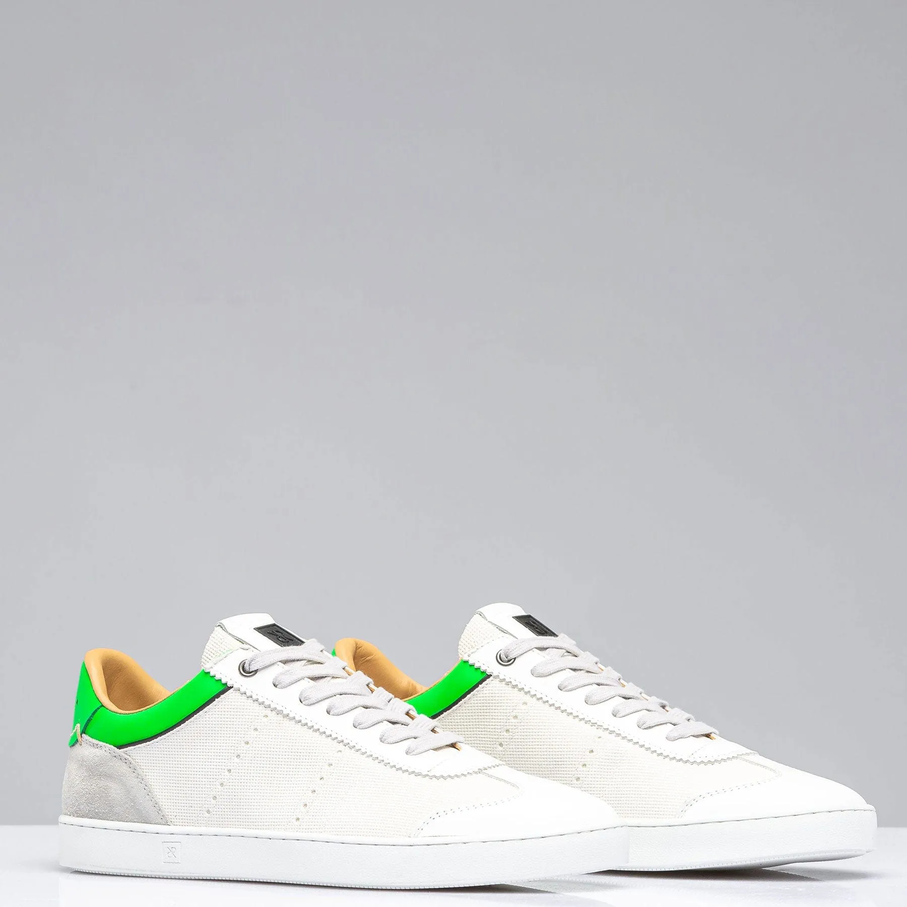Dash Shoe In White/Green