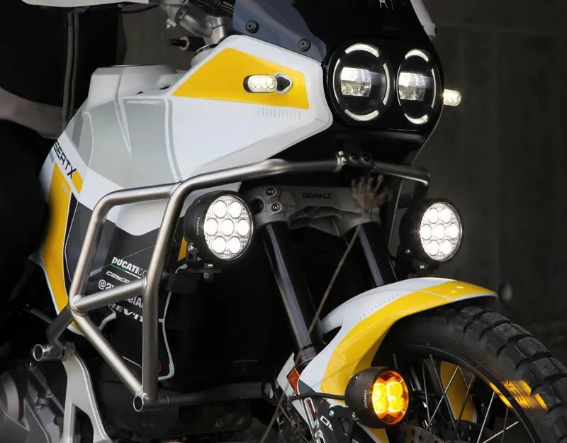 Denali valbeugel mistlampen montage adapters voor de Ducati Desert X