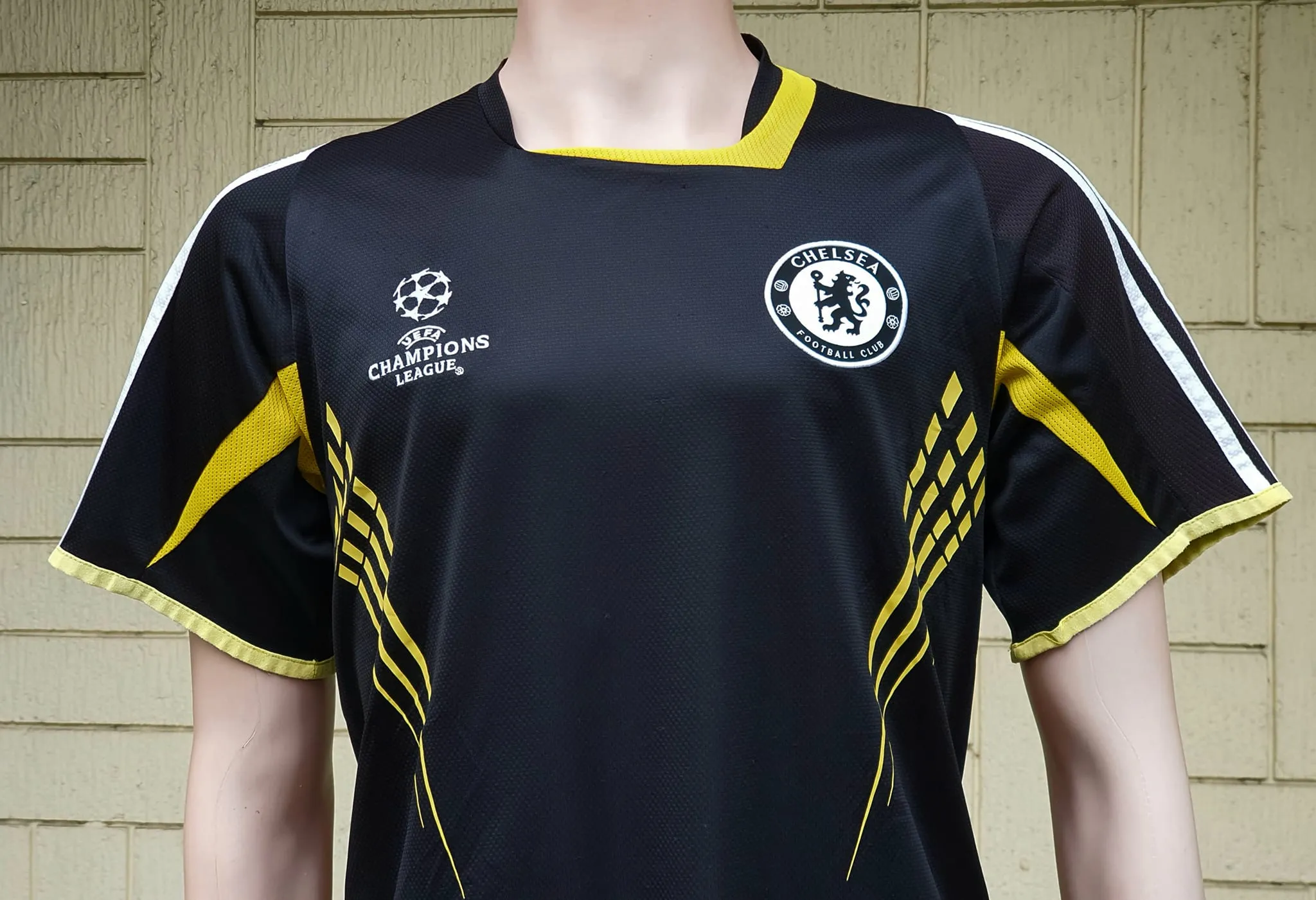 ENGLISH PREMIER CHELSEA 2008-09 UEFA CHAMPIONS FINAL JERSEY AUTHENTIC ADIDAS TRAINING SHIRT MEDIUM / CODE # 658318