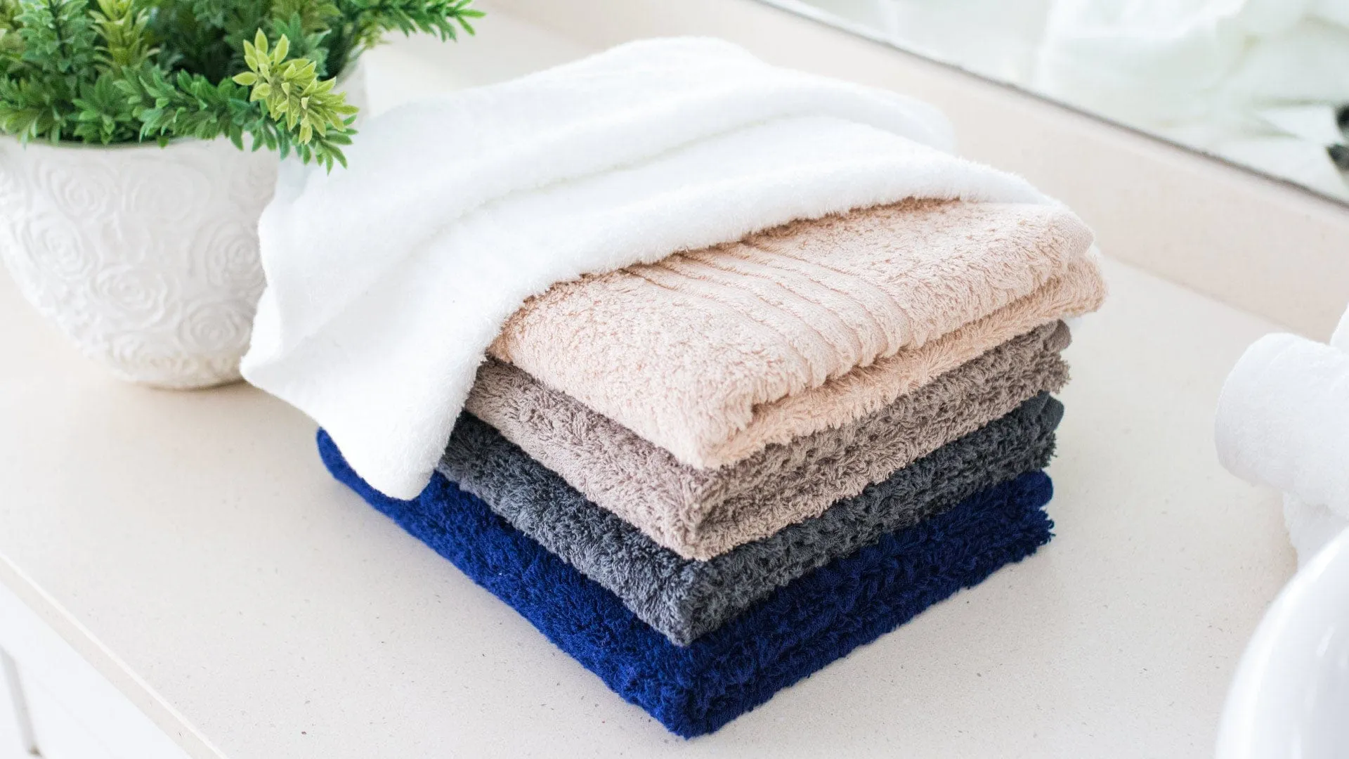 Glodina Luxury Marathon Towel White Snag Proof 485gsm