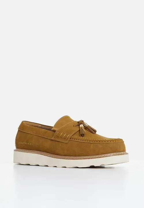 Jonathan D Scout Tassel Shoe Camel