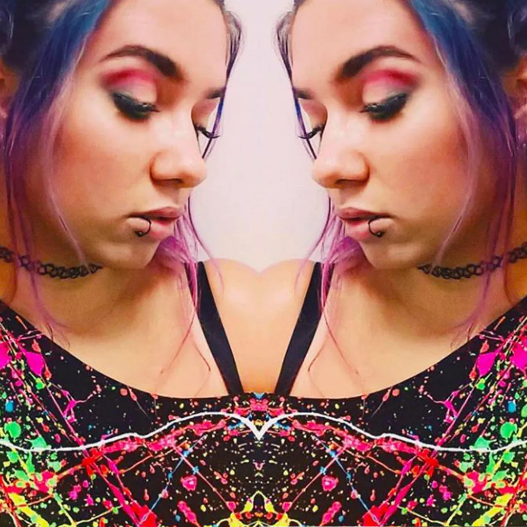 MULTI SPLAT LOOSE FIT CROP TOP
