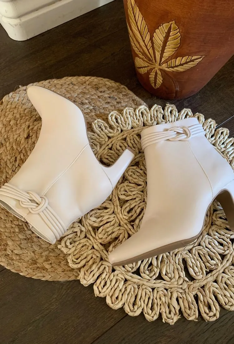 Nettie Next Level Boots in Cream