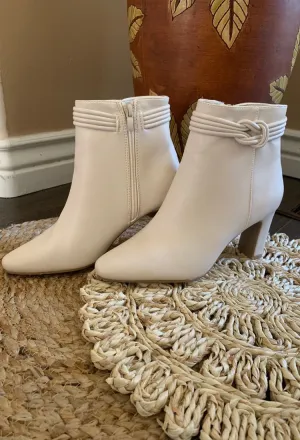 Nettie Next Level Boots in Cream