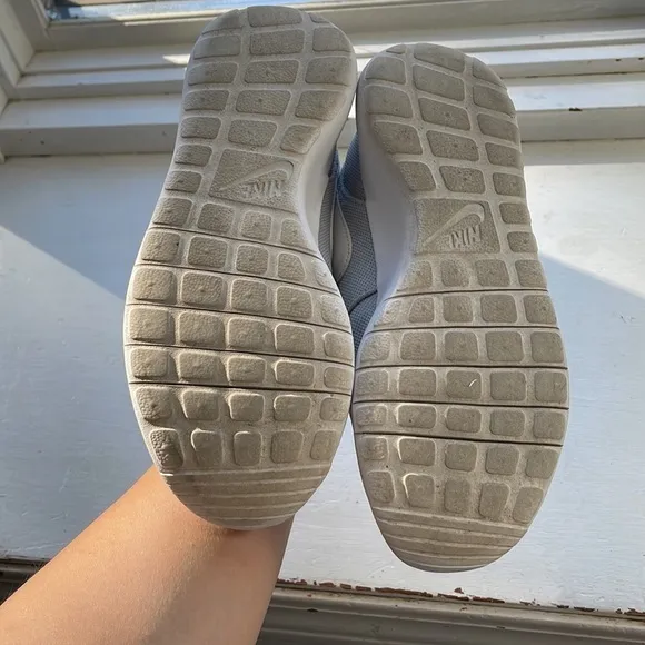 Nike Roshe Grey Sneakers Size 5Y