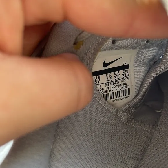 Nike Roshe Grey Sneakers Size 5Y