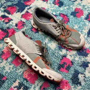 On Cloud 70/30 Sneaker