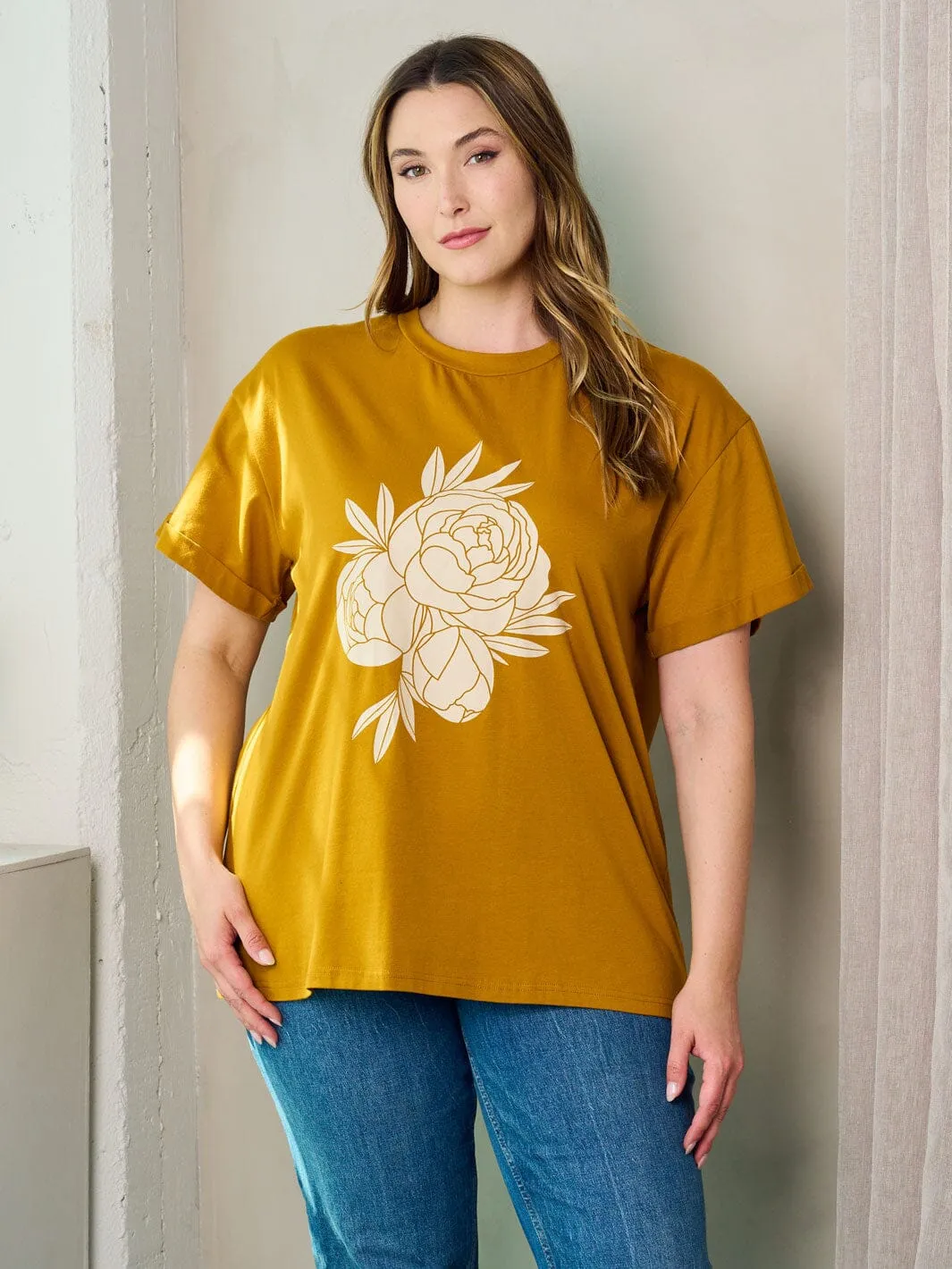 PLUS SIZE SHORT SLEEVE GRAPHIC TOP