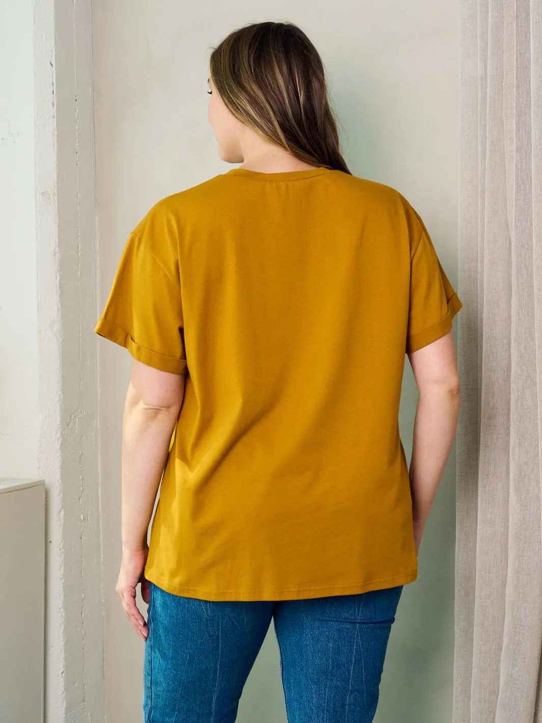 PLUS SIZE SHORT SLEEVE GRAPHIC TOP