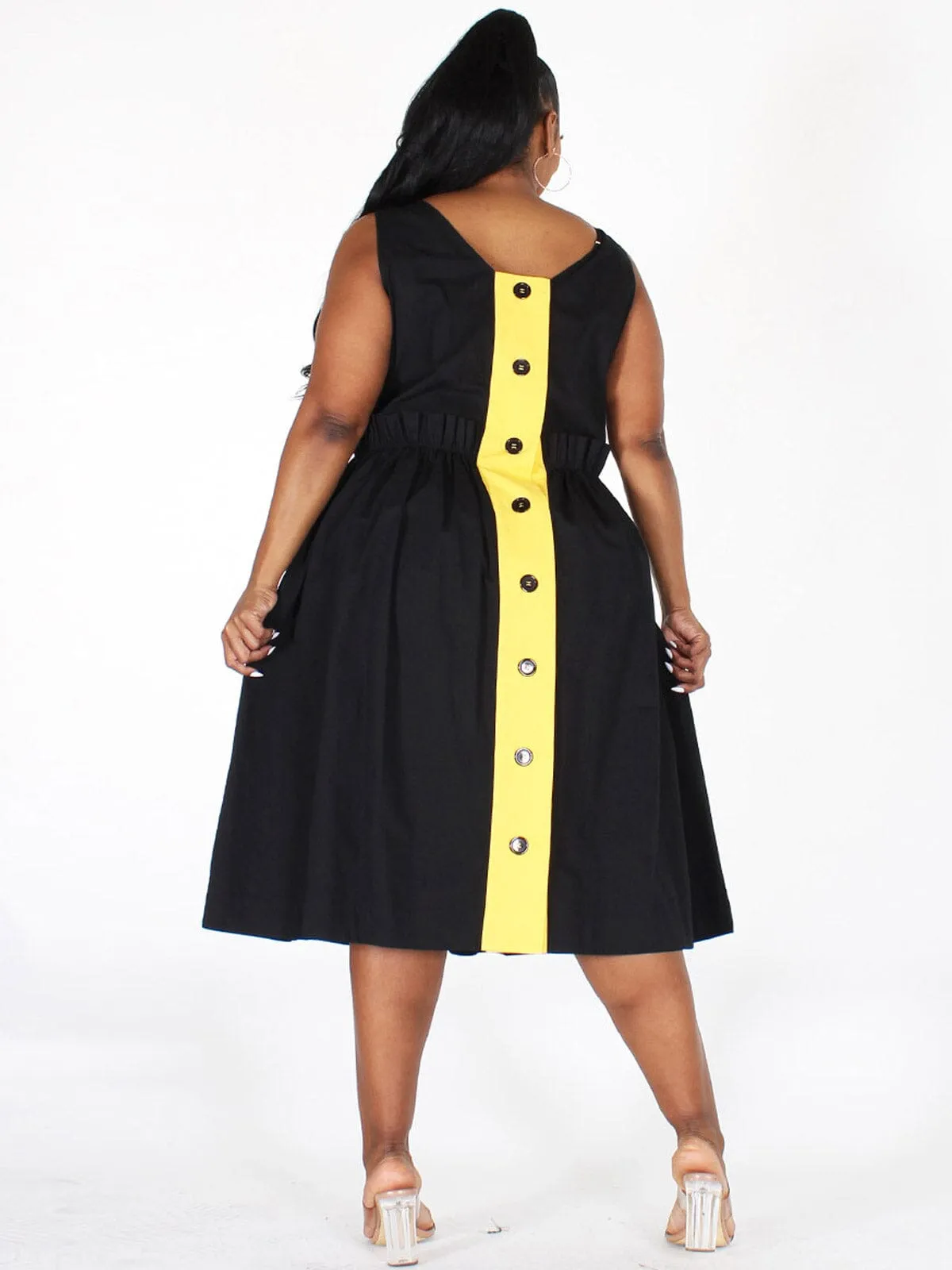 PLUS SIZE SLEEVELESS BACK BUTTON UP POCKETS FIT & FLARE MIDI DRESS