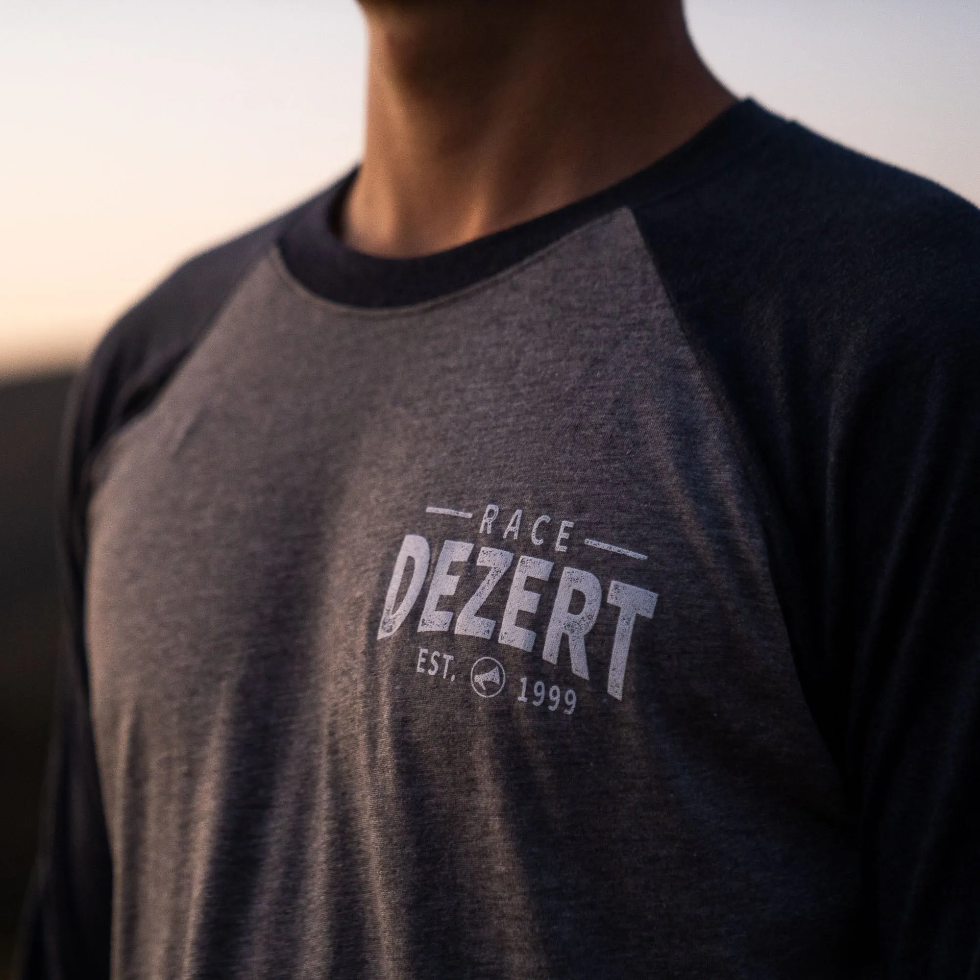 Race-Dezert VOICE Raglan Shirt