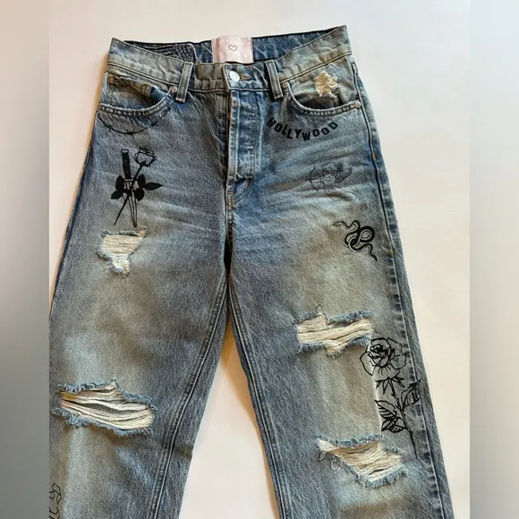 REVICE Super 80’s Hollywood icon jeans Size 25 decorated w/iconic H’wood details