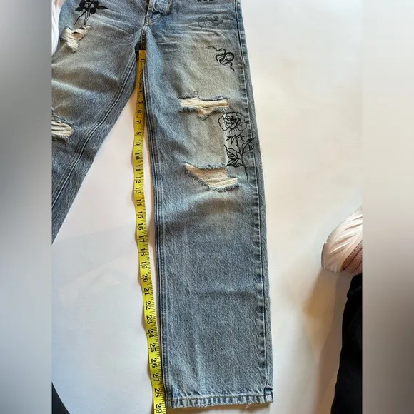 REVICE Super 80’s Hollywood icon jeans Size 25 decorated w/iconic H’wood details