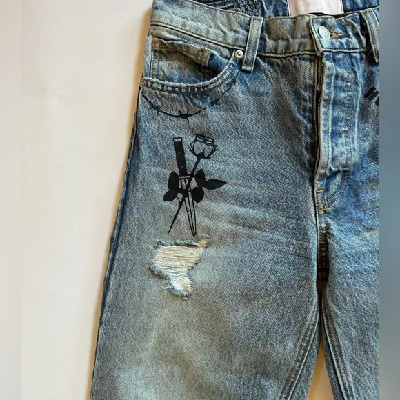 REVICE Super 80’s Hollywood icon jeans Size 25 decorated w/iconic H’wood details