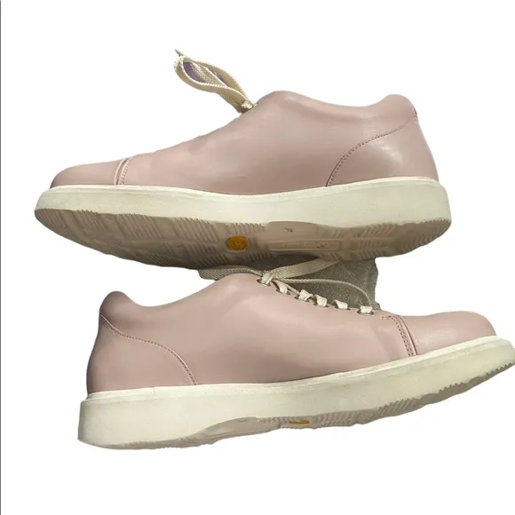 Samuel Hubbard Light Pink Fast For Her size 7 Leather Casual Fashion Sneakers.
