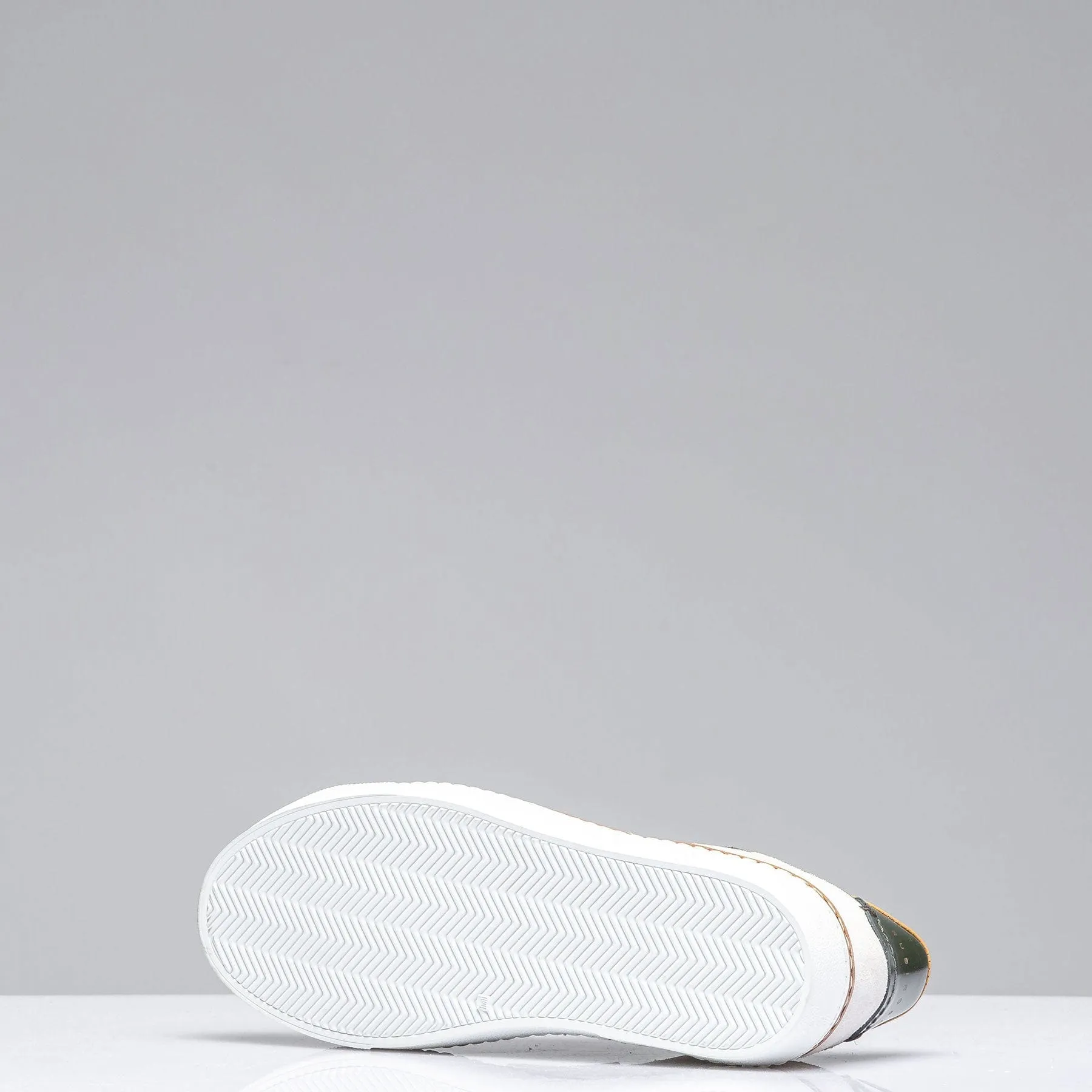 The Mustang Shoe In White/Green