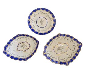 THREE CHELSEA-DERBY PORCELAIN PIECES