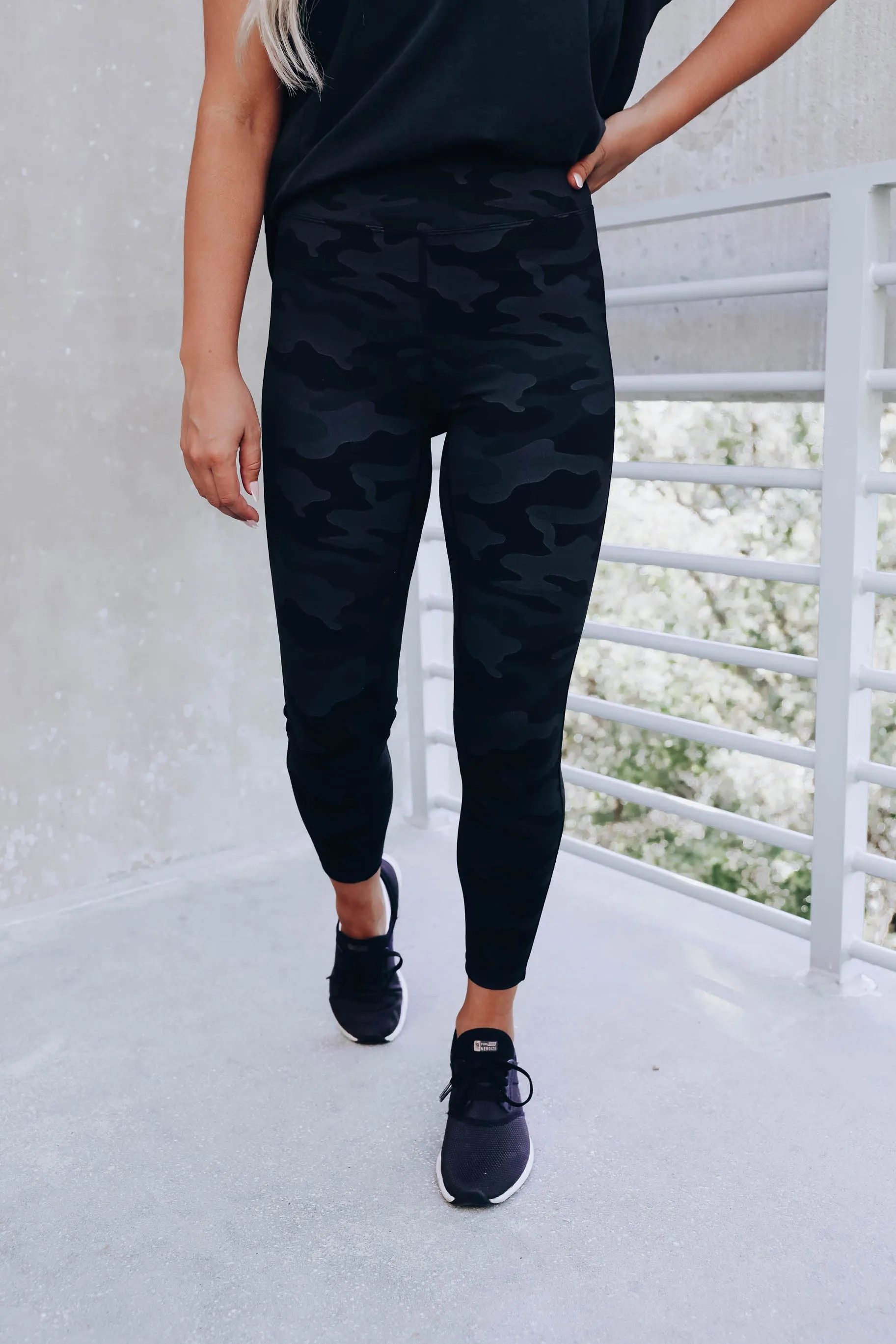 Undercover Leggings - Black Camo