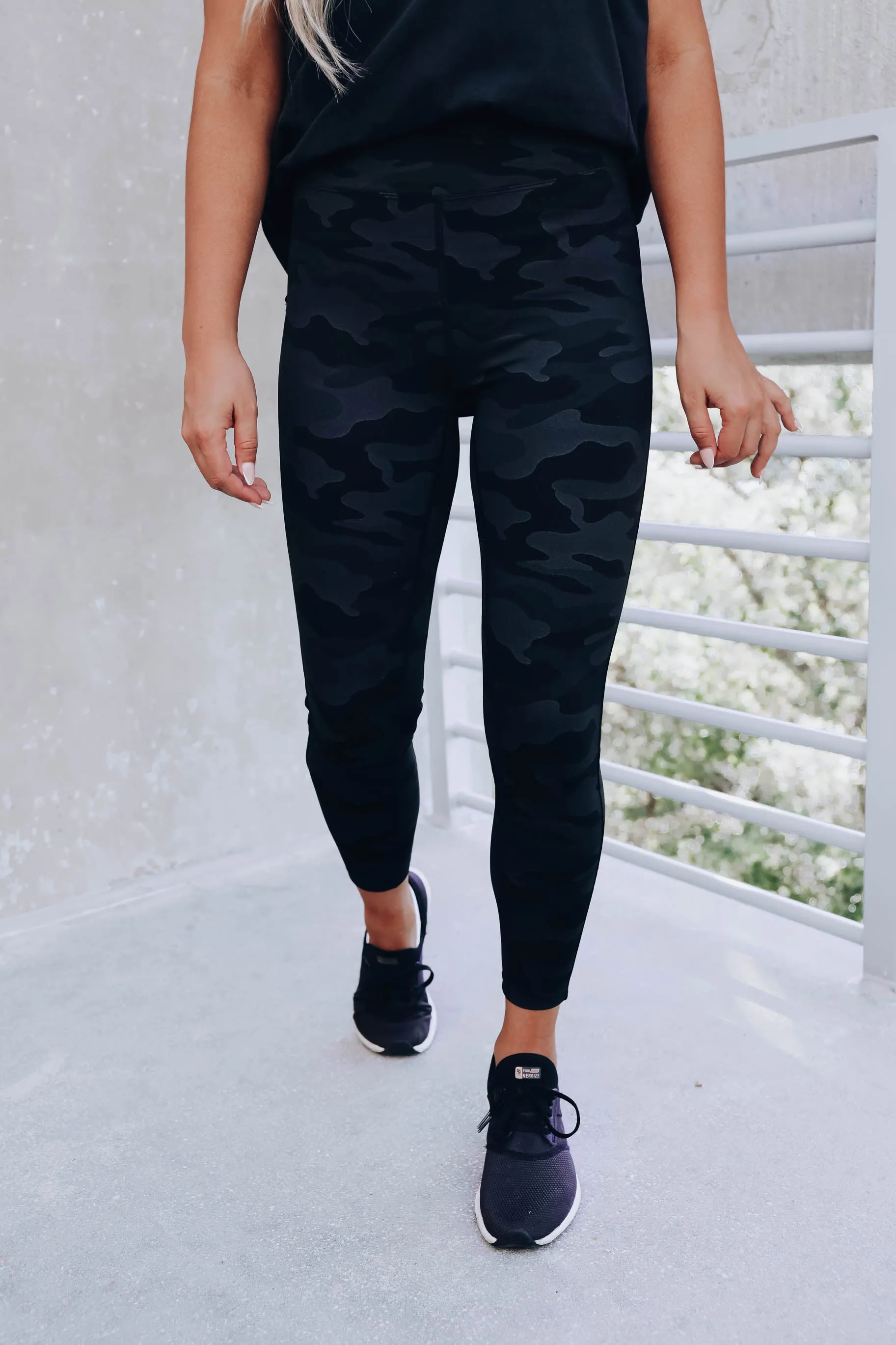 Undercover Leggings - Black Camo