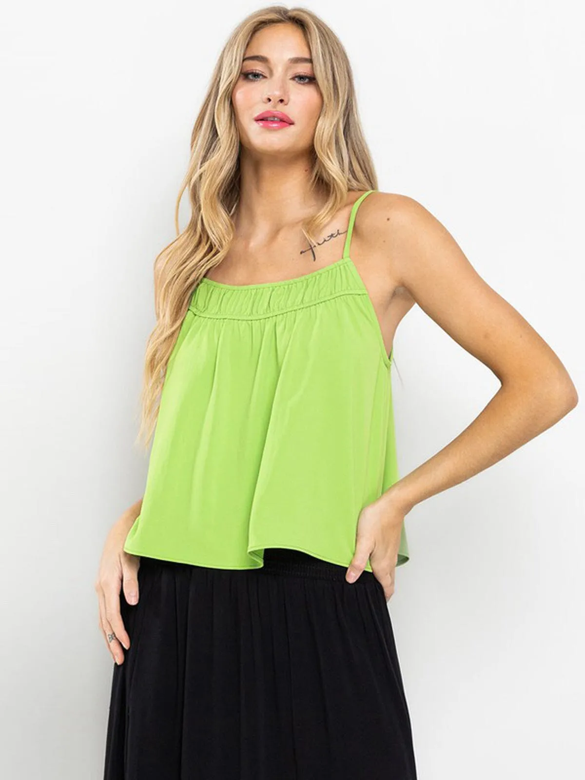 WOMEN'S SLEEVELESS LOOSE FIT TUNIC TANK TOP